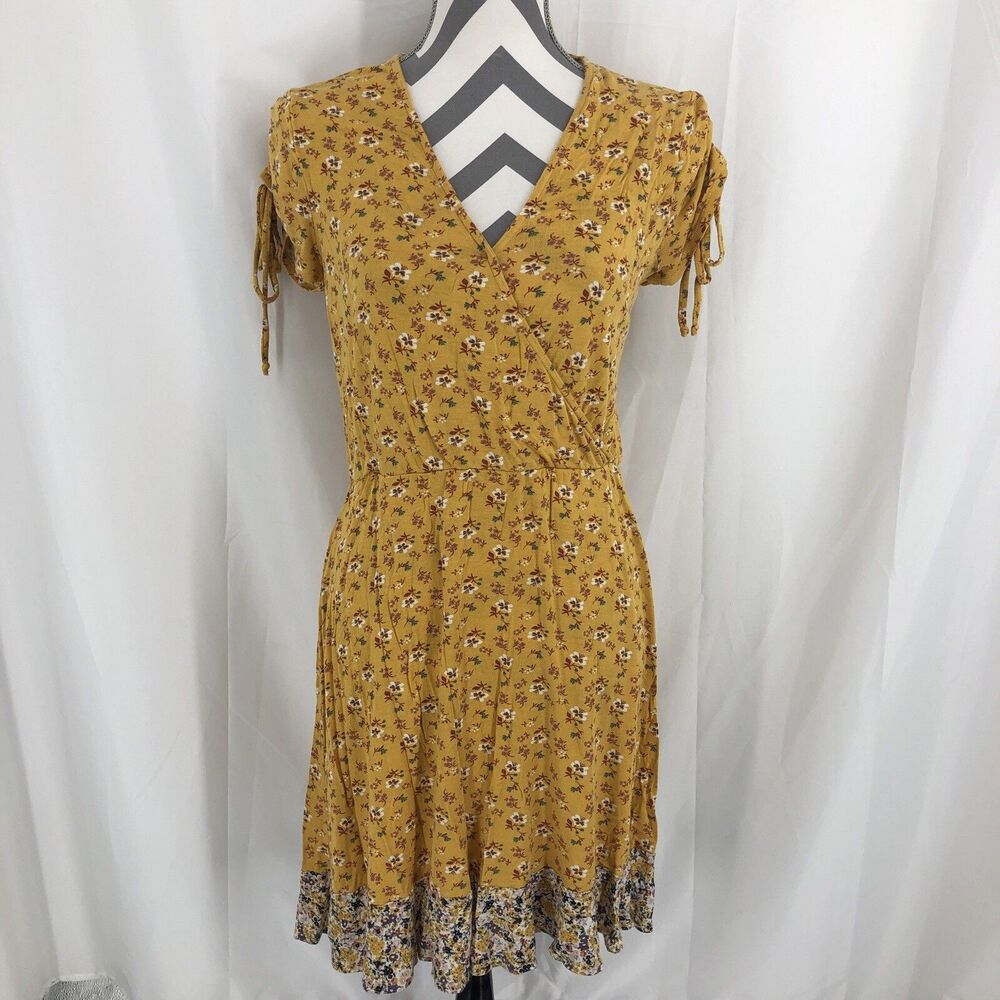 Francesca’s Alya Womens Size M Dress Yellow Floral V Neck Wrap Fit And Flare